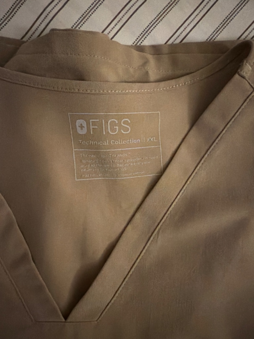 Figs Woman’s Scrub Set - Picture 7 of 7